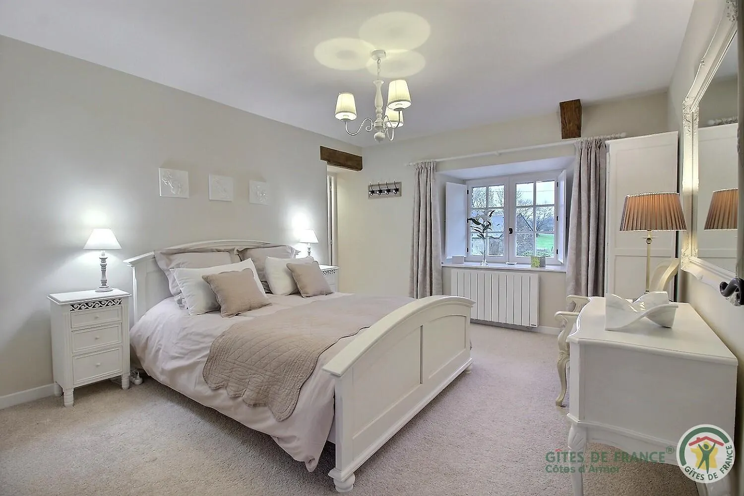 Le Parfum Des Fleurs Bed and Breakfast Plussulien Bed & Breakfast