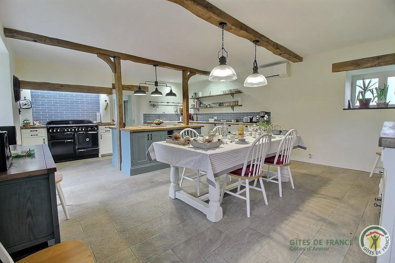 Le Parfum Des Fleurs Bed and Breakfast Plussulien Bed & Breakfast
