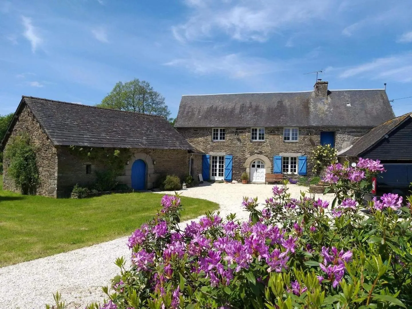 Le Parfum Des Fleurs Bed and Breakfast Plussulien
